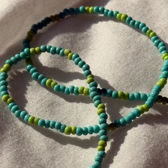 🍌 Farm Rio Beaded Banana Necklace 🐊 - Picture 4 of 4